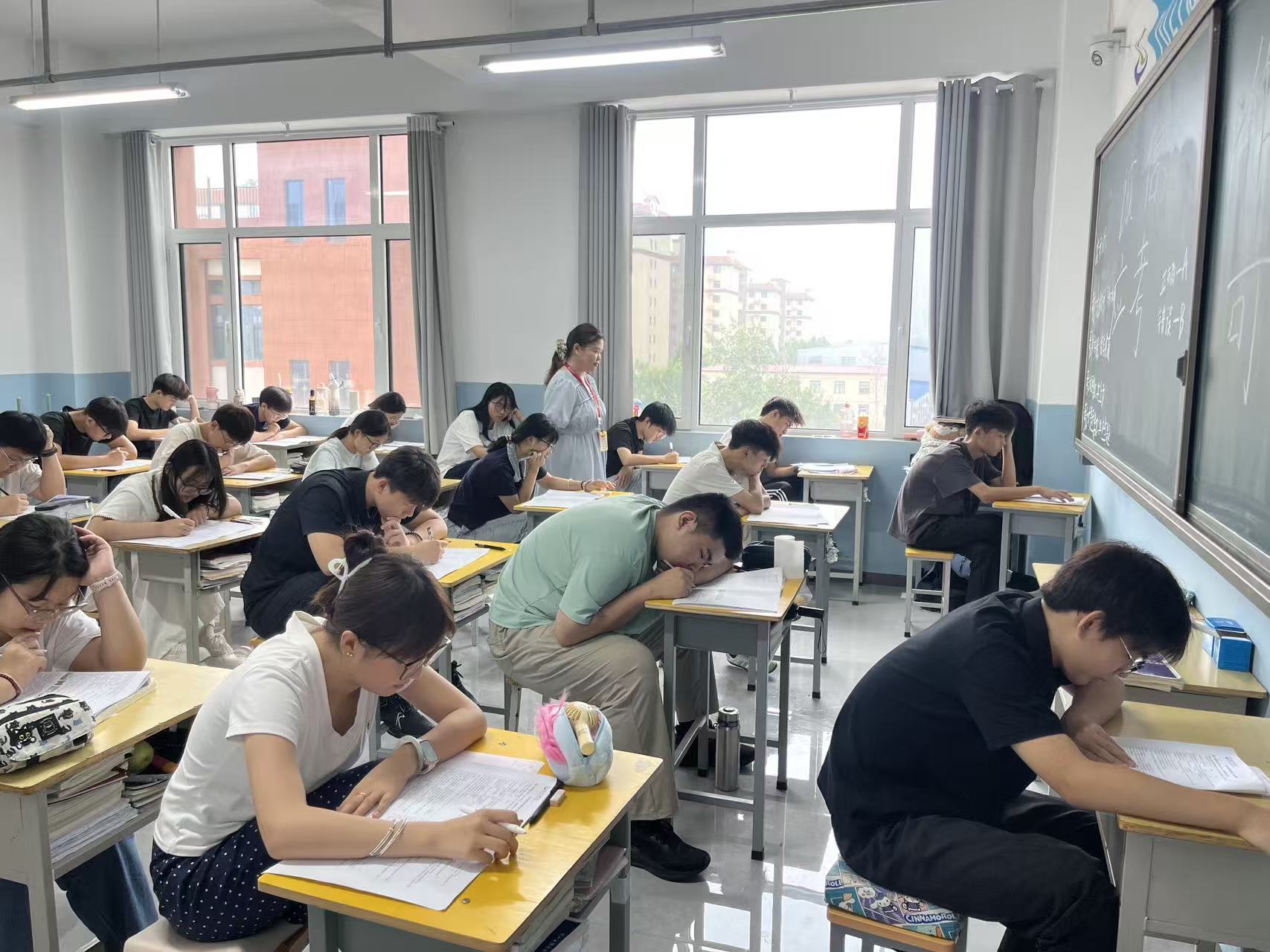 远拓学子周测实拍.jpg